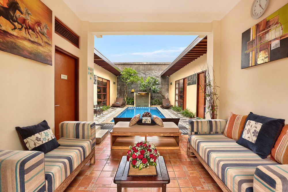 The Vie Villa Legian Екстериор снимка